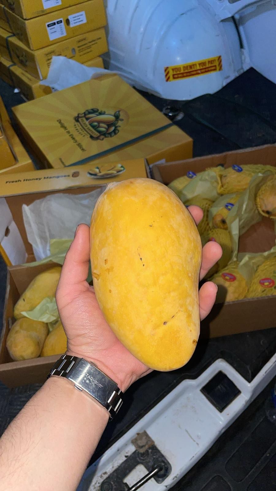 Fresh mangoes
